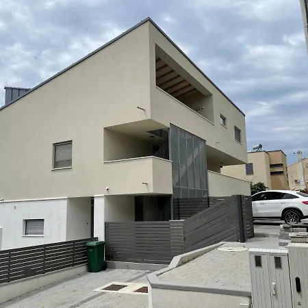 Kozino Apartments アパート *