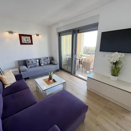 Kozino Apartments شقة